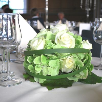 Tischdekoration-weiß-grün